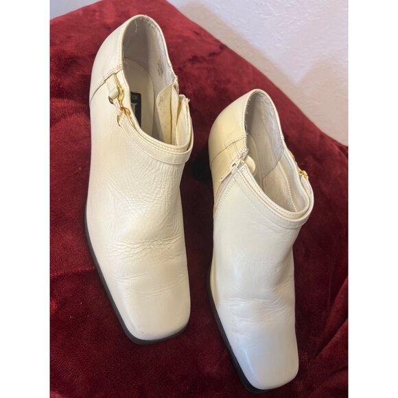 AJ Valenci Women White Leather Ankle Boot Size 8.5W flaw Comfortable Chunky Heel - Picture 2 of 16